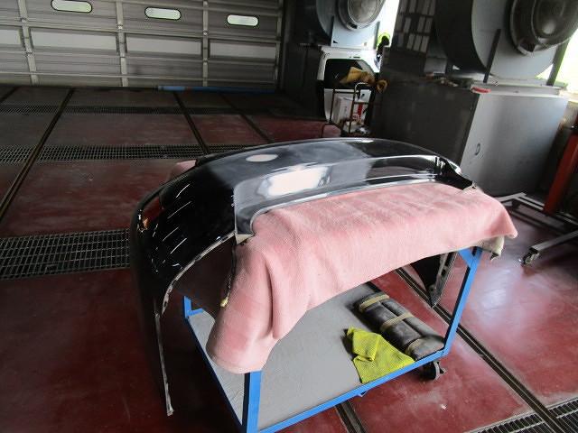 スバルレガシー　バンパーがへこんで修理します。佐賀県・小城市・協和自動車