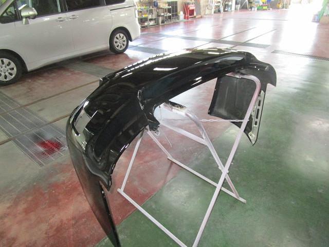 スバルレガシー　バンパーがへこんで修理します。佐賀県・小城市・協和自動車