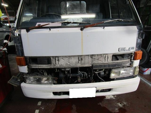 エルフ海苔トラック　車検事例・バッテリー落下！修理箇所満載でした。佐賀県・小城市・協和自動車