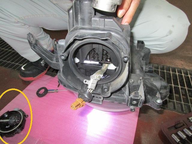 ラパンショコラのHIDヘッドライトが暗い?片方だけです。佐賀県 ラパンショコラのHIDヘッドライトが暗い?片方だけです。佐賀県