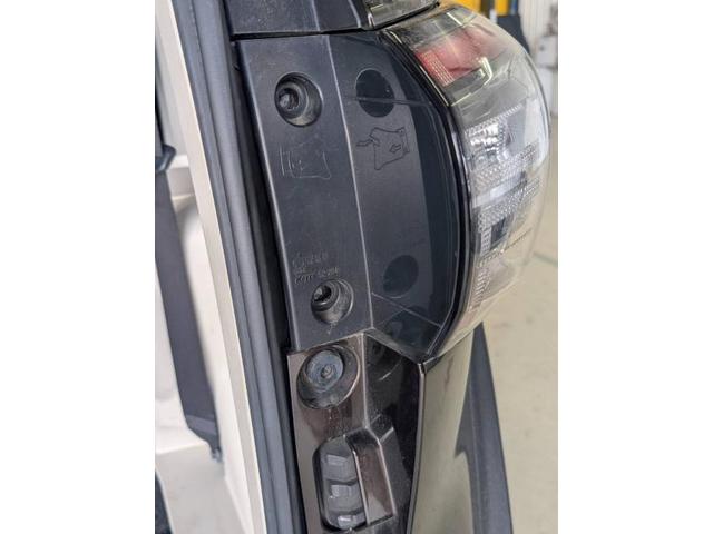 トヨタ/シエンタ【テーレンズASSY交換】　テールレンズが割れちゃった・・・！？　持ち込みも当店で注文交換でも承ります！
北九州市八幡西区、八幡東区、中間市・直方市・鞍手町・遠賀町・水巻町・飯塚市、宗像市等からもご来店いただいてます！