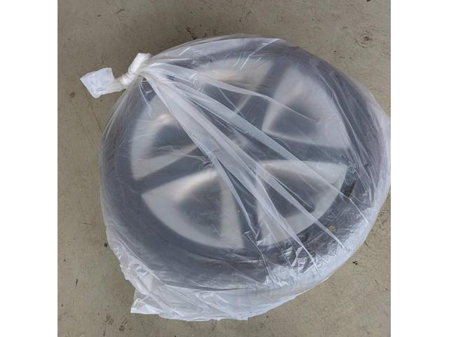 トヨタ/プリウス　【ホイール・タイヤ交換】タイヤの交換・履き替え・組み換え作業も可能です！北九州市八幡西区、八幡東区、小倉南区、小倉北区、戸畑区、若松区、門司区・中間市・直方市・鞍手町・遠賀町・水巻町・飯塚市・宗像市他地域大歓迎！