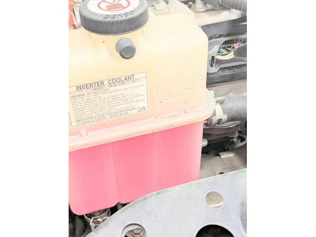 トヨタ/エスクァイア【車検】基本は日帰り！安くて早い車検は55分スーパー車検！北九州市八幡西区、八幡東区、小倉南区、小倉北区、戸畑区、若松区、門司区・中間市・直方市・鞍手町・遠賀町・水巻町・飯塚市・宗像市他地域大歓迎！