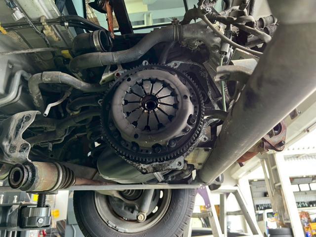 スバル　サンバーバン　ミッション・駆動系修理・整備　クラッチ　走行できない　