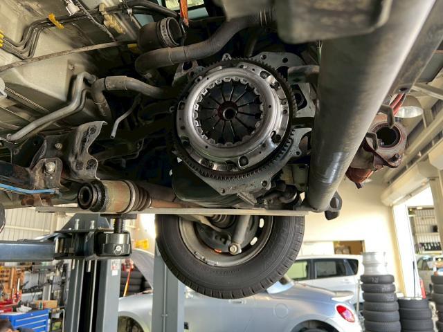 スバル　サンバーバン　ミッション・駆動系修理・整備　クラッチ　走行できない　