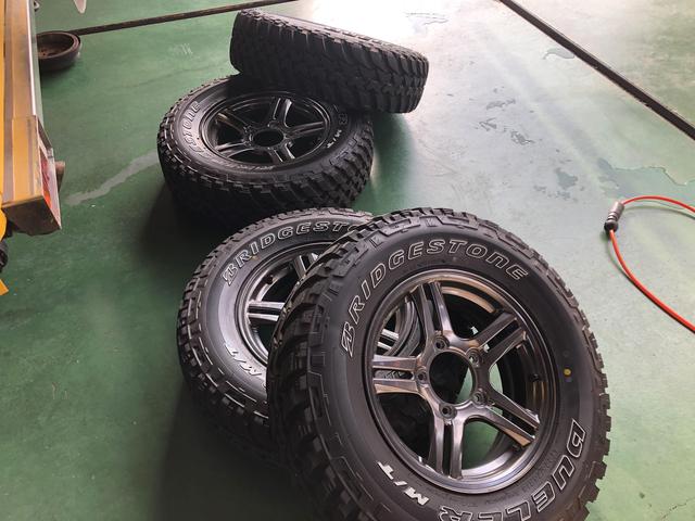 スズキ　ジムニー　JA11　サービスカー　板金　塗装　中古車　指定工場　工場　整備　修理　町の工場　半年点検　法定点検　車検　車検整備　新車販売　中古車販売　タイヤ交換　オイル交換　嘉麻市　福岡県　飯塚市　桂川町　朝倉市　甘木　ブレーキOH