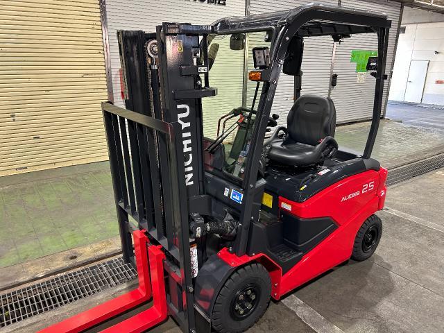 新車リフトを納車しました。 ニチユ バッテリー式フォークリフト 新車リフトを納車しました。 ニチユ バッテリー式フォークリフト