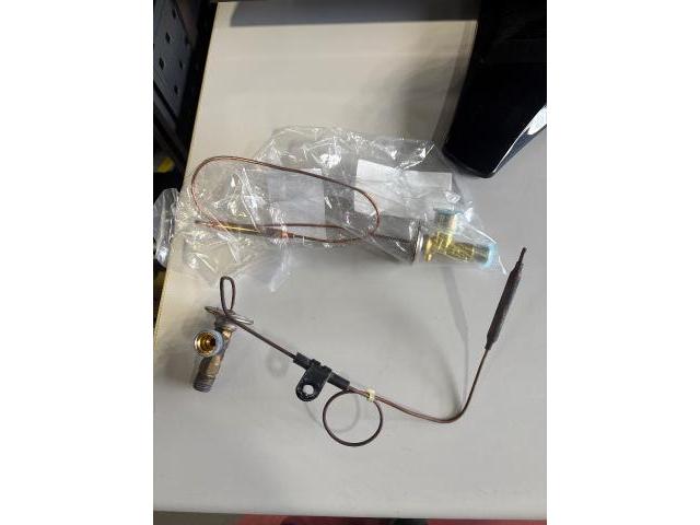 ダイハツ　ハイゼットトラック　冷凍車修理　検索用：　ハイゼットトラック冷凍　　スズキキャリートラック冷凍車　キャリー冷凍車　低温冷凍車　2コンプレサー　2コンプレッサー冷凍車　冷凍車