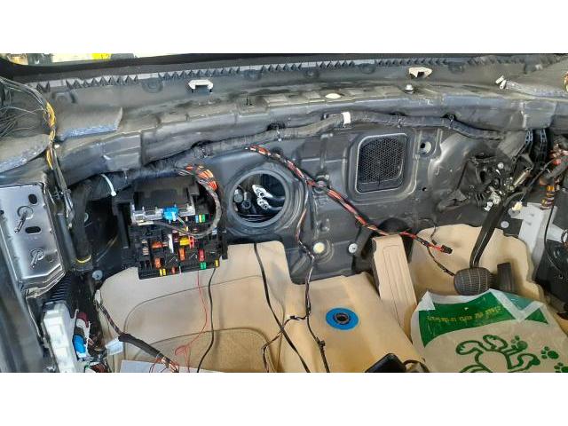 BMW218d エアコン温度調整不良修理