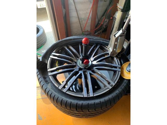 ポルシェ マカンS  MICHELIN LATITUDE SPORT 3 295/35R21 265/40R21 タイヤ交換 空気圧センサー付　福岡市西区　福岡市早良区　福岡市城南区　福岡県糸島市　その他地域の方もお気軽にお声掛け下さい！