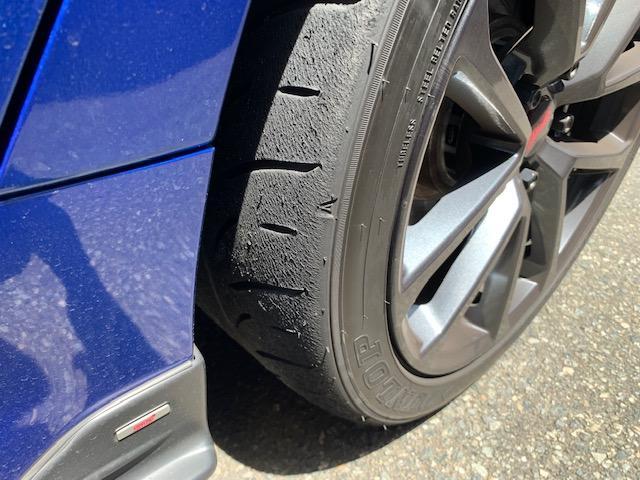 SUBARU ＷＲＸ Ｓ４ 2.0ＧＴ－Ｓアイサイト  タイヤ交換　245/40R18
福岡市西区　福岡市早良区　福岡市城南区　福岡県糸島市　その他地域の方もお気軽にお声かけ下さい。