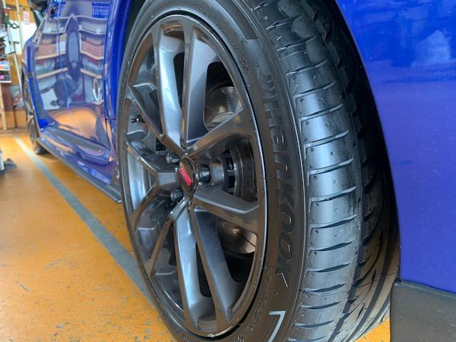 SUBARU ＷＲＸ Ｓ４ 2.0ＧＴ－Ｓアイサイト  タイヤ交換　245/40R18
福岡市西区　福岡市早良区　福岡市城南区　福岡県糸島市　その他地域の方もお気軽にお声かけ下さい。