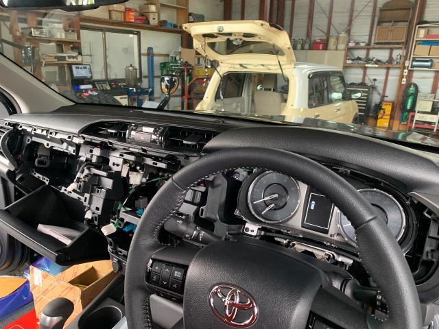 新車　TOYOTA HILUX トヨタ　ハイラックス　ナビゲーション・ドライブレコーダ取付
福岡市西区　福岡市早良区　福岡市城南区　福岡県糸島市　その他の地域の方もお気軽にお声かけ下さい！