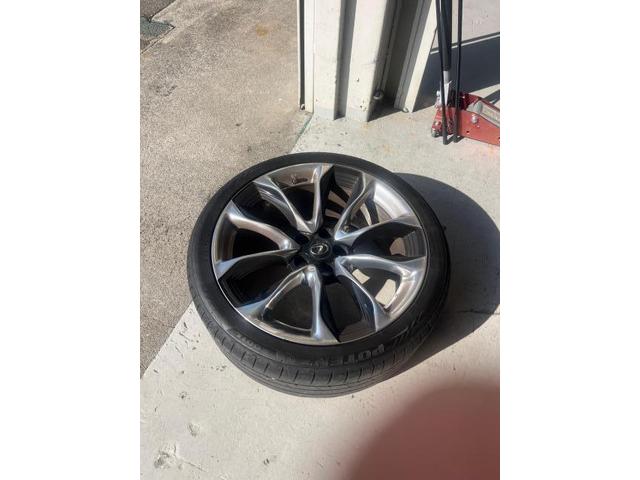 レクサス　ＬＣ　21インチタイヤ交換　大分市　別府市　由布市　竹田市　豊後大野市　臼杵市　日出町　津久見市　佐伯市　杵築市　国東市　のお客様も大歓迎です！