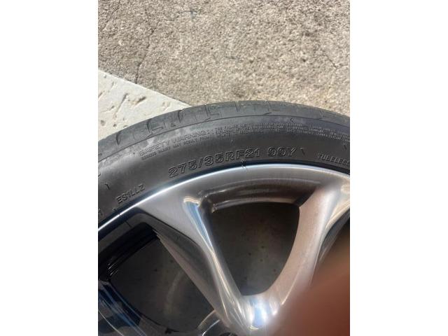 レクサス　ＬＣ　21インチタイヤ交換　大分市　別府市　由布市　竹田市　豊後大野市　臼杵市　日出町　津久見市　佐伯市　杵築市　国東市　のお客様も大歓迎です！