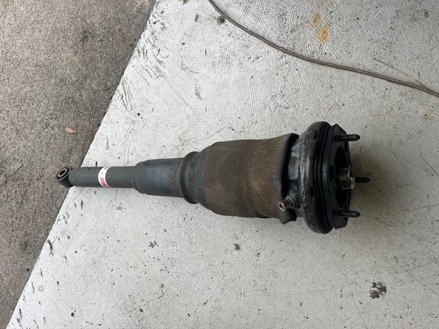 トヨタ　セルシオ　サスペンション・エアサス交換　大分市　別府市　由布市　竹田市　豊後大野市　臼杵市　日出町　津久見市　佐伯市　杵築市　国東市　のお客様も大歓迎です！