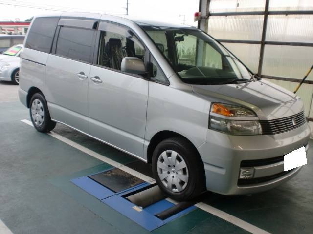 ＡＺＲ60　ヴォクシー　車検