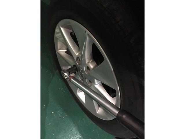 トヨタ　ヴェルファイヤ　タイヤ交換
