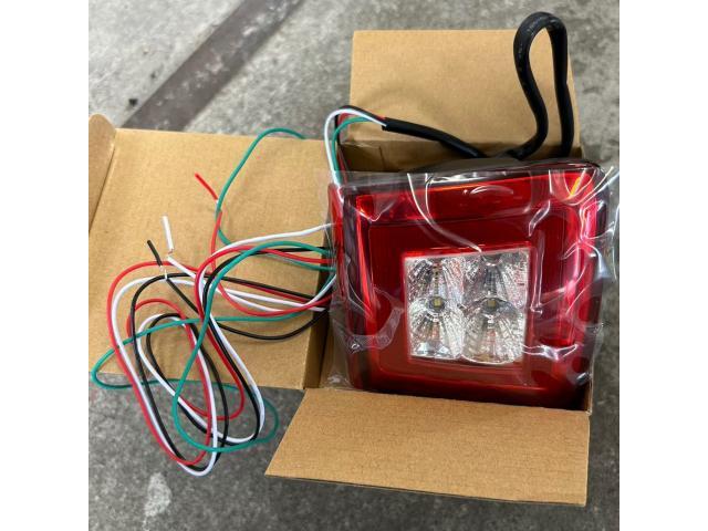 フェアレディＺ　LEDバックフォグ取付　様々なパーツ取付承っております　事例多数　お気軽にお問い合わせ下さい