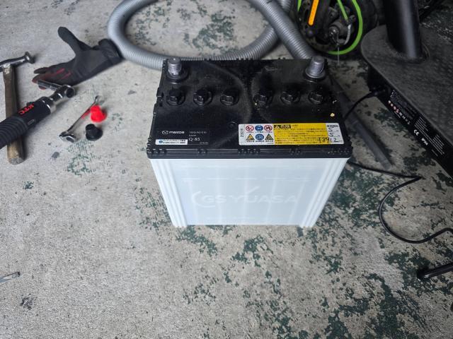 マツダ　デミオ　持込バッテリー交換・タイヤ４本持込交換作業　福岡　太宰府　筑紫野　大野城　春日 那珂川
