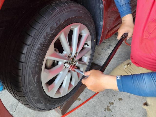 トヨタ　カローラツーリング　ネット業者様直送タイヤ４本交換　福岡　太宰府　筑紫野　大野城　春日 那珂川