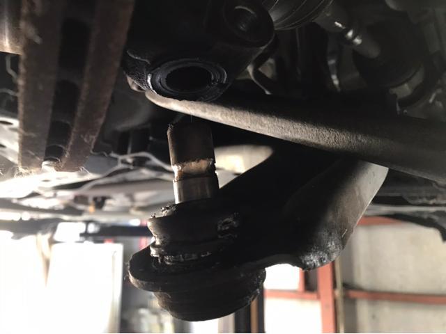 デミオ　車検　整備　リアカップキット　ブレーキオイル漏れ　ショックアブソーバー　修理　交換　　