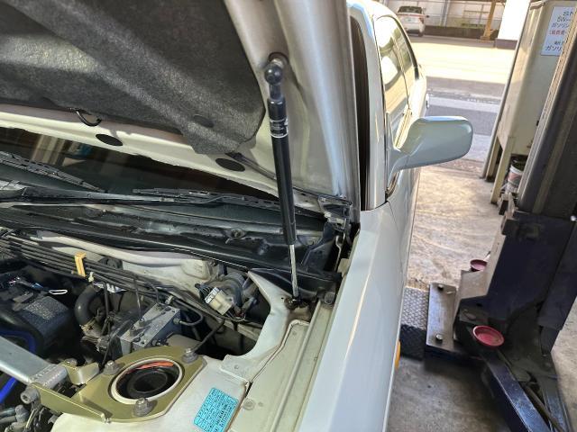 日産　ローレル　ボンネットダンパー　オイル　交換　持ち込み　取付　大分　車　カーアクト大分　高価　タイヤ　買取　アマゾン　廃車　楽天　事故　レッカー搬送　キズ　故障　へこみ　不動車　ドライブレコーダー　