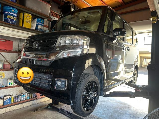 ホンダ　Ｎ－ＢＯＸカスタム　ホイール　タイヤ　交換　持ち込み　スタッドレスタイヤ　付け替え　大分　アマゾン　車　楽天　高価　バッテリー　買取　　キズ　廃車　ヘコミ　事故　カーアクト大分　故障　修理　不動車　パンク　レッカー搬送