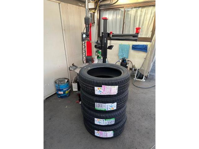 トヨタ　Ｃ－ＨＲ　ホイール　持ち込み　タイヤ　交換　大分　カーアクト大分　車　修理　高価　車検　買取　整備　廃車　キズ　事故　ヘコミ　故障　フロントガラス　不動車　アマゾン　パンク　楽天　スタッドレスタイヤ　付け替え　ドライブレコーダー