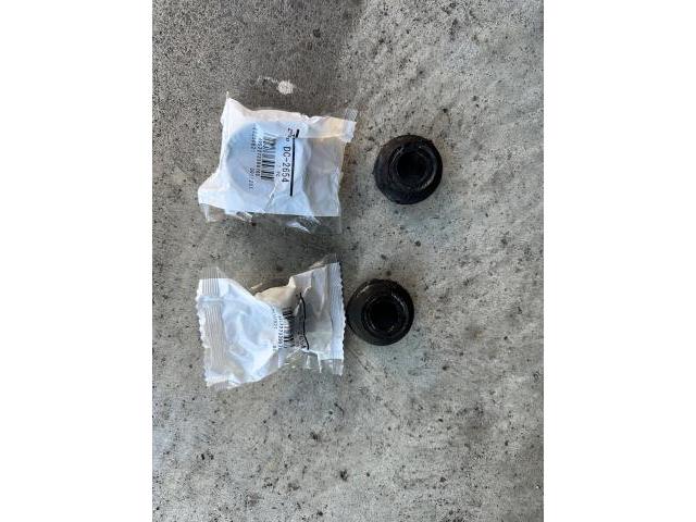 トヨタ　ヴォクシー　持ち込み　車　タイヤ　高価　アマゾン　買取　楽天　廃車　ドライブレコーダー　事故　ロアアームボールジョイントブーツ　故障　カーアクト大分　不動車　修理　交換　スタビライザーリンク