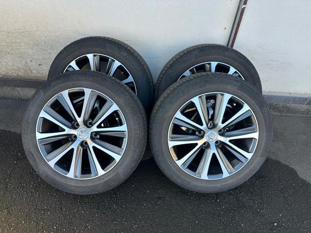 トヨタ　クラウン　ホイール　タイヤ　交換　持ち込み　カーアクト大分　修理　車　レッカー搬送　買取　バッテリー　廃車　キズ　事故　ヘコミ　故障　ドライブレコーダー　不動車　