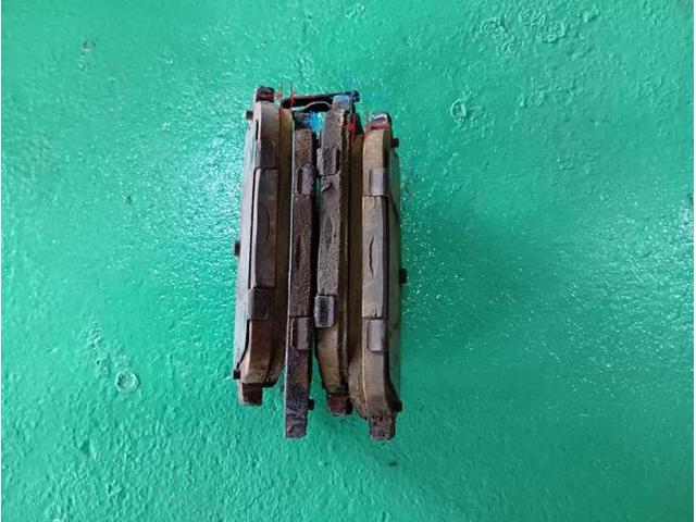 マツダ　ロードスター　ブレーキパッド交換作業