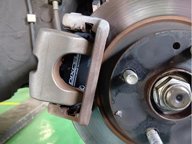 マツダ　ロードスター　ブレーキパッド交換作業