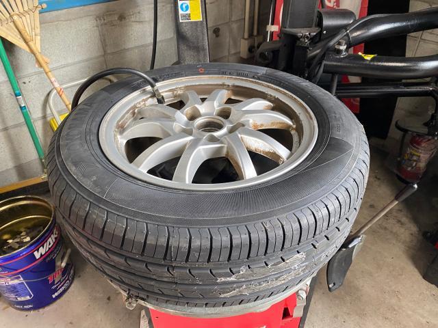 トヨタ　プリウス&alpha;　タイヤ交換 整備 大野城市 春日市 筑紫野市 太宰府市 福岡市 南区 博多区 中央区 城南区 福岡 佐賀 長崎 大分 熊本 鹿児島 宮崎 九州