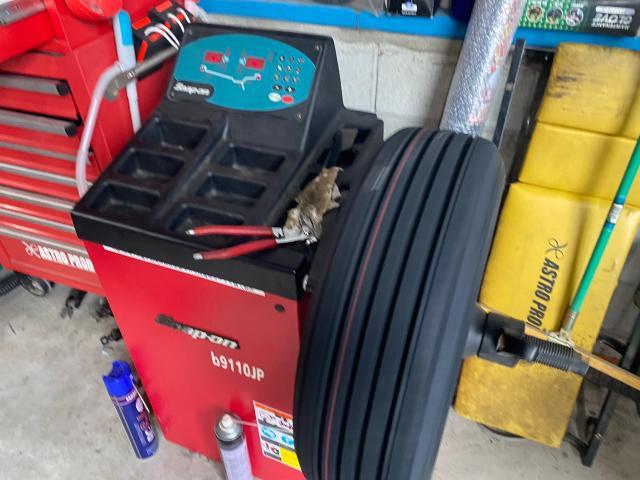 マツダ　プレマシー　タイヤ交換 整備 大野城市 春日市 筑紫野市 太宰府市 福岡市 南区 博多区 中央区 城南区 福岡 佐賀 長崎 大分 熊本 鹿児島 宮崎 九州