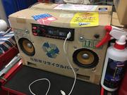 コガ自工は店舗と工場で違う音楽が流れています。これは工場の自作オーディオです。良い音出します！