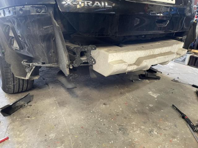 エクストレイル　ヒッチメンバー　サントレックス　那珂川市・福岡市博多区、南区、城南区、早良区、西区、東区、中央区・春日市・大野城市・太宰府市・筑紫野市、他地域のお客様も大歓迎です！