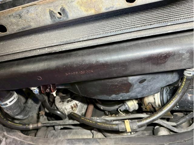 トヨタ　ランドクルーザー１００　LX　ラジエーター漏れ　持ち込み　修理　お預かり　那珂川市・福岡市博多区、南区、城南区、早良区、西区、東区、中央区・春日市・大野城市・太宰府市・筑紫野市、他地域のお客様も大歓迎です！