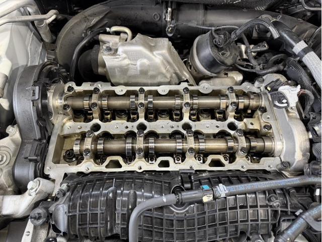 V90　D4　タペットカバーパッキン　エアコンフィルター　交換　エンジンオイル漏れ　北九州市　輸入車　販売　整備　門司区　小倉南区　小倉北区　他地域のお客様も大歓迎です！ 