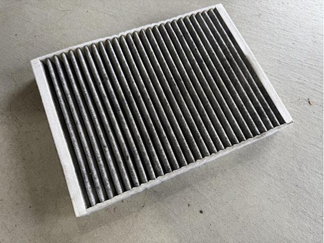 V90　D4　タペットカバーパッキン　エアコンフィルター　交換　エンジンオイル漏れ　北九州市　輸入車　販売　整備　門司区　小倉南区　小倉北区　他地域のお客様も大歓迎です！ 