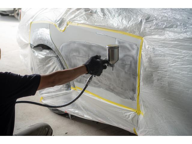 熟練の職人が丁寧にお車を修理致します