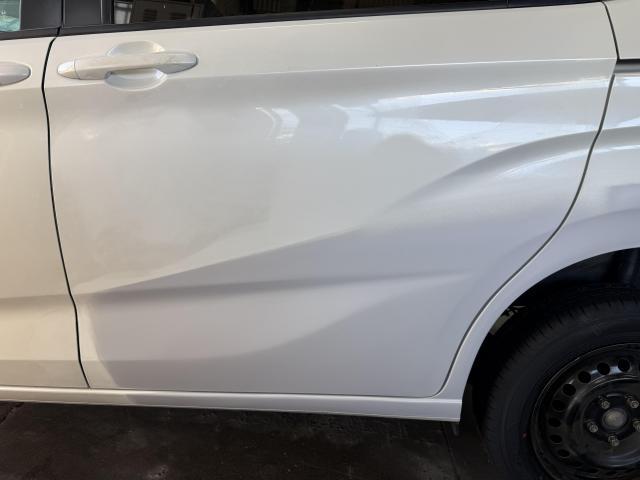 ホンダ　フリード　塗装　鈑金　鈑金塗装　キズ・へこみ直し　スライドドア　リアフェンダー　ステップ　那珂川市　福岡市　南区　西区　東区　博多区　中央区　城南区　春日市　大野城市　太宰府市　筑紫野市
