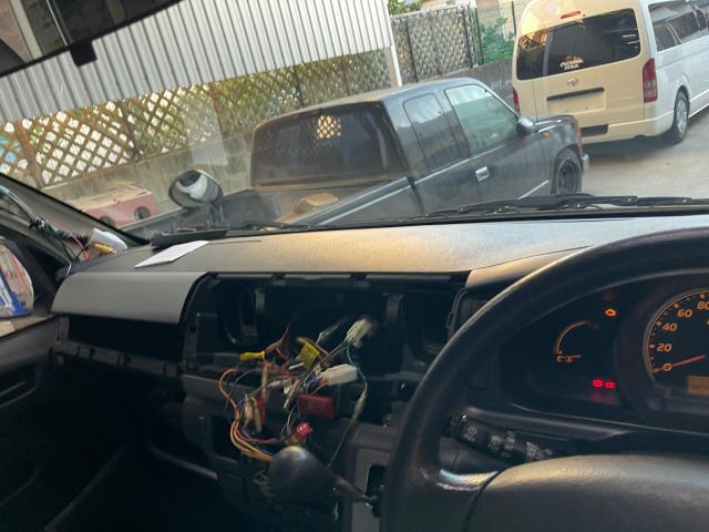 トヨタ ハイエースバン ドラレコ取付です!