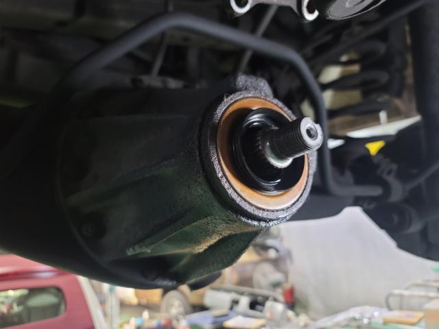 トヨタ　ランドクルーザープラド　RZJ95W　リヤデフオイル漏れ　サニーオート　福岡　福岡県　福岡市　東区　博多区　中央区　西区　南区　城南区　早良区　糟屋郡　古賀市　その他の地域の方も大歓迎