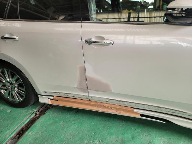 トヨタ　ハリアー　ZSU60　ドアヘコミ　スポイラー割れ修理　サニーオート　福岡　福岡県　福岡市　東区　博多区　中央区　西区　南区　城南区　早良区　糟屋郡　古賀市　その他の地域の方も大歓迎