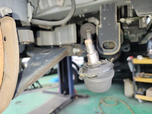 日産　クリッパーバン　ロアボールジョイントブーツ交換　タイロッドエンドブーツ交換　サニーオート　福岡　福岡県　福岡市　東区　博多区　中央区　西区　南区　城南区　早良区　糟屋郡　古賀市　その他の地域の方も大歓迎