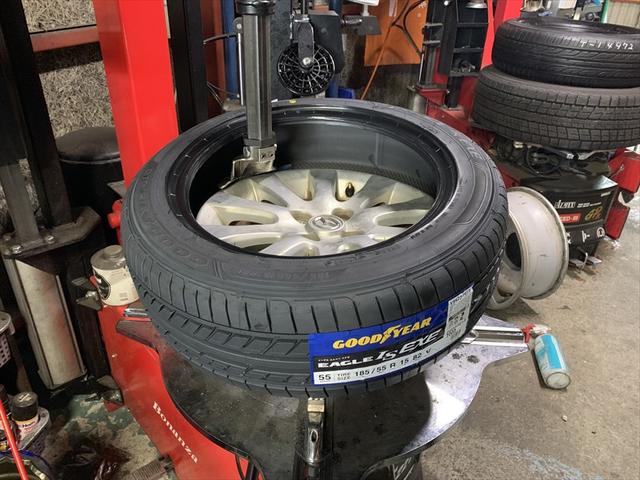 マツダ　ベリーサ DC5W タイヤ持込交換　185/55R15 15インチ タイヤピット　オートウェイ 取付店 鹿毛タイヤ　福岡　古賀市