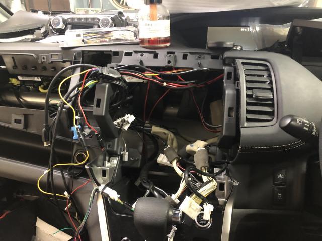 日産　セレナ　車両カスタム　車中泊仕様車　制作　【鹿毛タイヤ／ラウレアオート　福岡県古賀市/糟屋/新宮/宗像 】①
