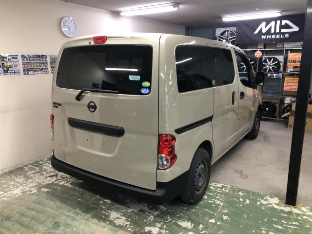 日産　ＮＶ２００バネットバン　全塗装！ ラウレアカスタム　【ラウレアオート／鹿毛タイヤ　福岡県古賀市/糟屋/新宮/宗像 】