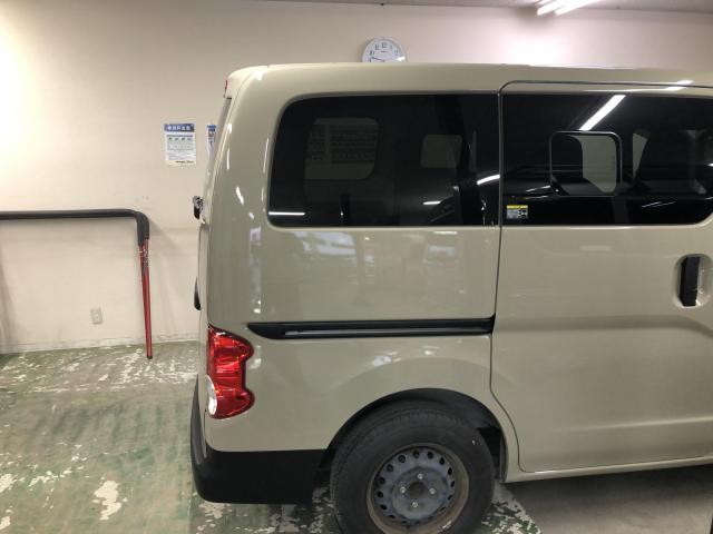 日産　ＮＶ２００バネットバン　全塗装！ ラウレアカスタム　【ラウレアオート／鹿毛タイヤ　福岡県古賀市/糟屋/新宮/宗像 】